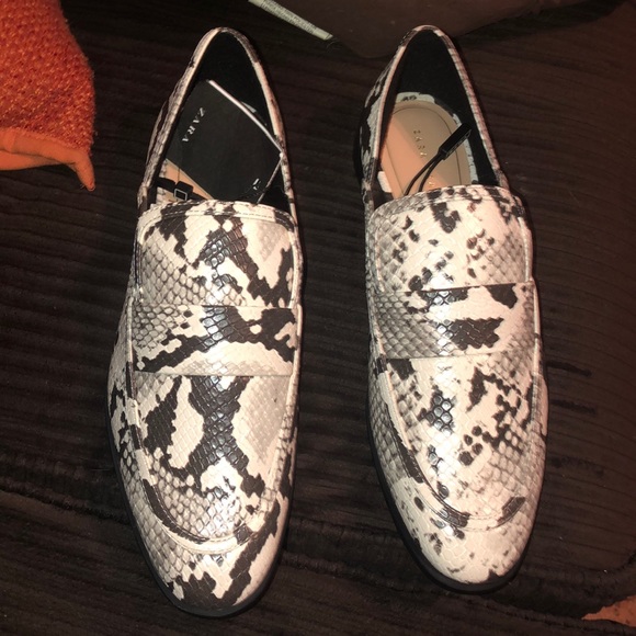 NWT’S 🔥🔥HOST PICK Zara Loafers Snake Print 8 7.5 - Picture 6 of 7